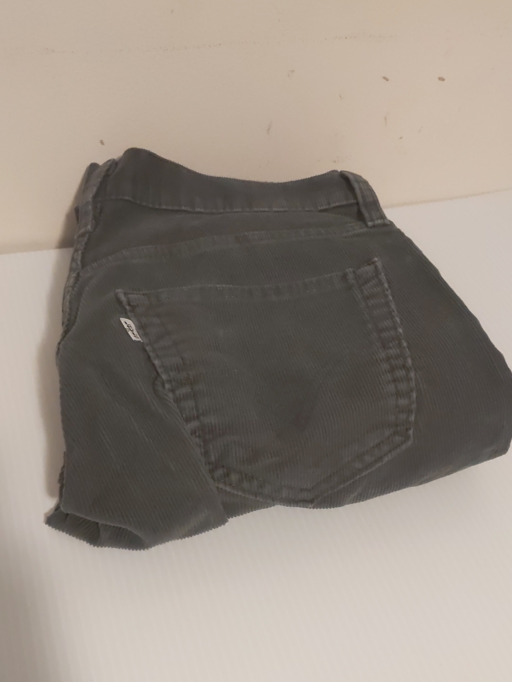 Levis 514 Dark Grey Corduroy Pants - Mens Size 31x29 (31x30 Tag)